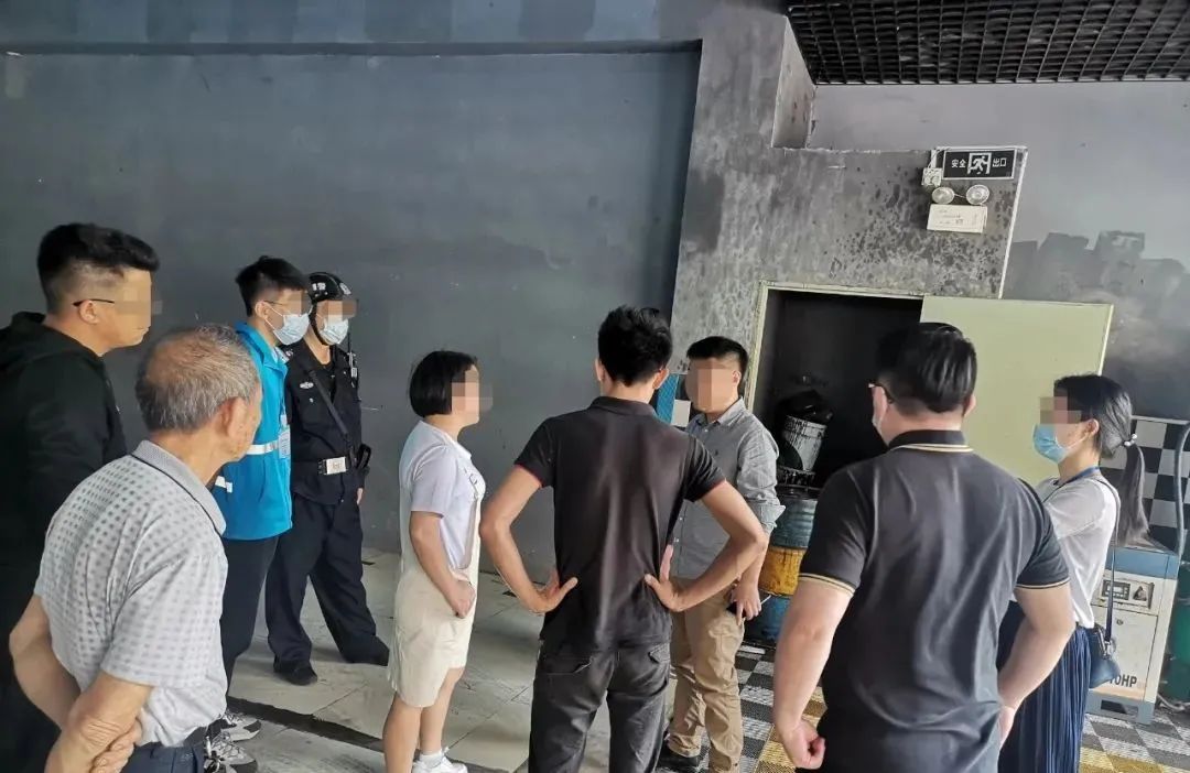廢機(jī)油屬于危險(xiǎn)廢物！一汽車公司交給無證經(jīng)營者處置最少罰60萬元！新固廢法時(shí)代危廢倉庫建設(shè)參考標(biāo)準(zhǔn)！不想被罰趕緊看！